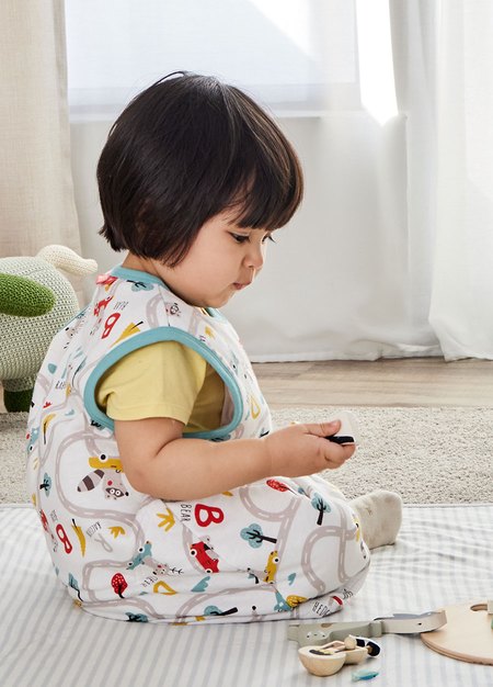 抗菌防踢被(薄款0-24M)釦子款-森林碰碰車