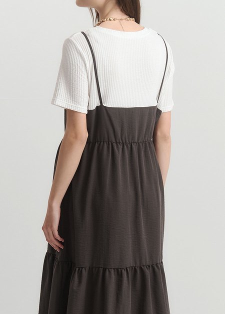 假兩件式細肩帶蛋糕孕哺洋裝