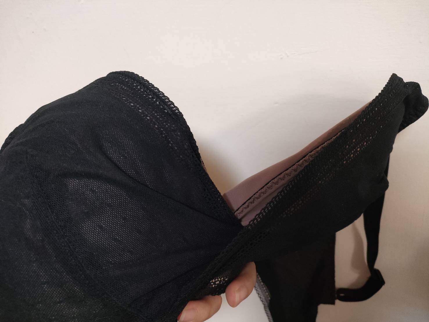 翻開哺乳的設計也方便