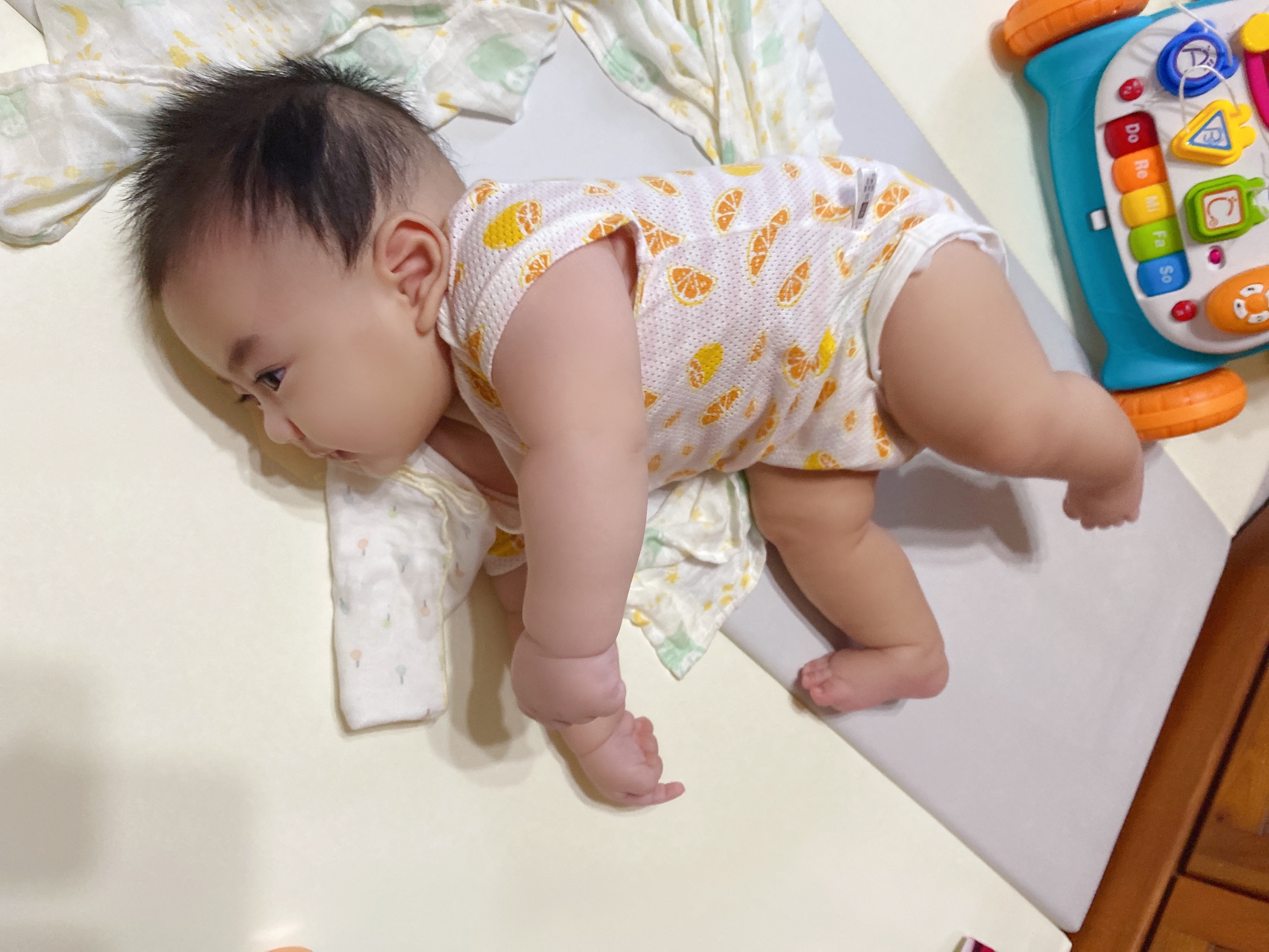 洞洞包屁衣 洞洞包屁衣
