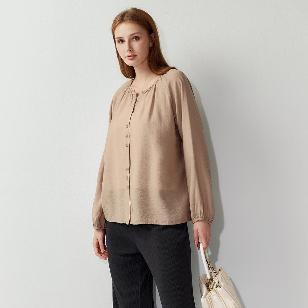 簡約圓領縮褶廓型孕哺襯衫