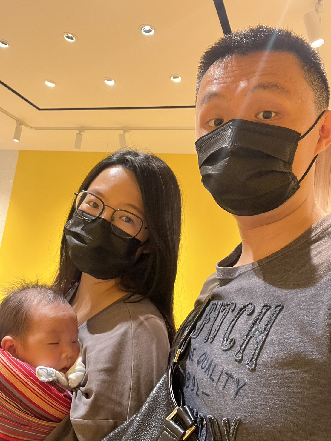 如果有拿到媽媽餵背巾恩典牌，建議一定要去門市學一下